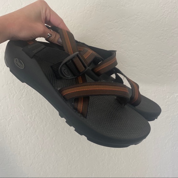 CHACO Men’s Brown Strappy Sandal Hiking